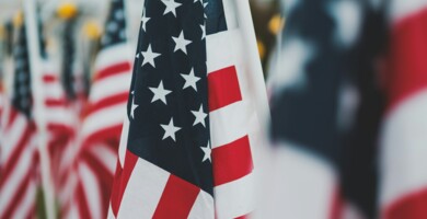 mehrere_amerikanische_flaggen